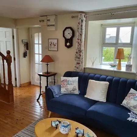 別荘 Charming 3-bed Detached With Scenic Views *