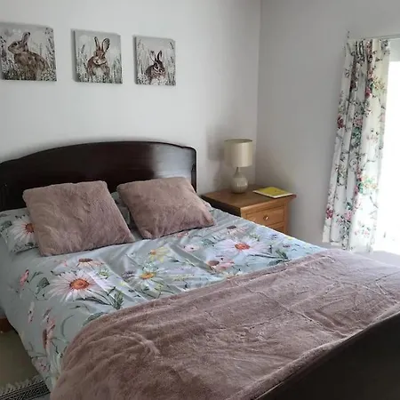 Charming 3-bed Detached With Scenic Views Feriehus