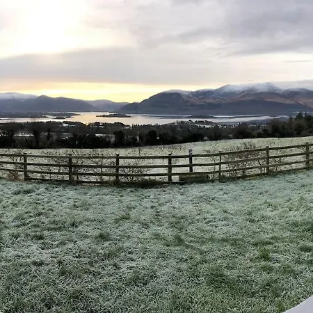 Feriehus Charming 3-bed Detached With Scenic Views Killarney